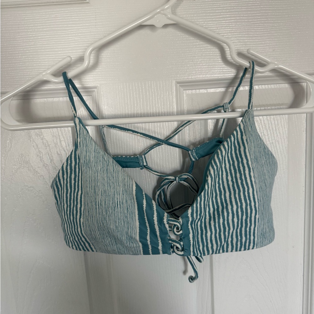 Oneill bikini top size large